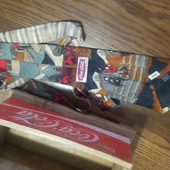 Vintage Coca Cola necktie with wooden Coca cola box. - Picture 4 of 7